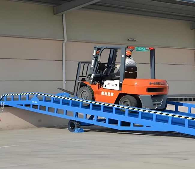 古蔺移动式卸货平台（叉车用）